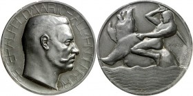 PERSONEN. 
POLITIKER. 
HINDENBURG, Paul v. *1847 Posen +1934 Neudeck. Medaille o.J.(1914) (v.P.Patzo) Brustb.n.r./ Nackter Krieger reitet im Wasser ...