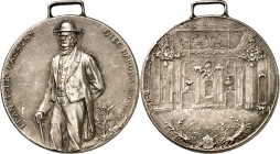 PERSONEN. 
POLITIKER. 
PALACKY, Frantischek *1798 Hotzendorf i. Mähren +1876 Prag. Medaille o. J. (v. Karel Babka) KREMSIER F. Palacky als Vater der...