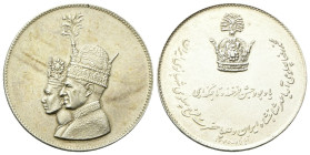 IRAN
Muhammad Reza Pahlavi Shah, SH 1320-1358/1941-1979 AD.
Gettone della Cerimonia d’Incoronazione AH 1346 (1967). 
Ar
gr. 10,98 mm 30
Dr. Busti...