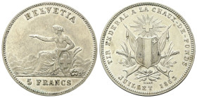 SVIZZERA
Tiri federali.
5 Franchi 1863 La Chaux-de-Fonds.
Ag
gr. 24,99
Dr. Elvezia seduta verso s., tiene scudo con croce; sullo sfondo, veduta r...