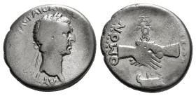 CAPPADOCIA. Caesarea. Nerva (96-98). Didrachm.
Obv: ΑΥΤΟΚΡΑΤ ΝЄΡΟΥΑС ΚΑΙСΑΡ СЄΒΑСΤΟС ΥΠΑΤ [...].
Laureate head right.
Rev: ΟΜΟΝ СΤΡΑΤ.
Clasped han...