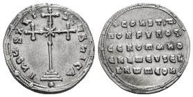 CONSTANTINE VII PORPHYROGENITUS with ROMANUS I (913-959). Miliaresion. Constantinople.
Obv: IҺSЧS XRISTЧS ҺICA.
Cross crosslet set upon three steps,...
