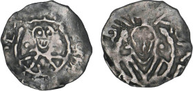 ROBERT II le Pieux (996-1031)
Laon : Denier
 - TTB 30 (TTB-)
Très Rare !!


D 8
LAON - ARGENT - 1,19g
 ---------------------------------------...