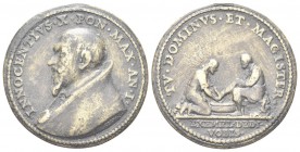 ROMA. Innocenzo X (Giovanni Battista Pamphilj), 1644-1655. Medaglia 1644 a. I opus G. Cormano. Æ, gr. 5,53 mm 27,5. Dr. INNOCENTIVS X PON MAX AN I. Bu...