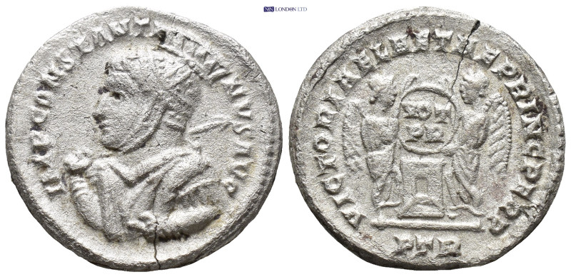 Constantine I AR Pseudo-Argenteus. (22mm, 2.8 g) Trier, AD 318-319. IMP CONSTANT...