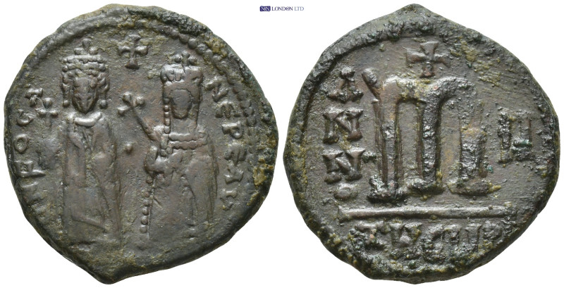 Phocas Æ 40 Nummi. (26mm, 9.9 g) Theoupolis (Antioch), dated RY 2 = AD 603/4. ∂ ...