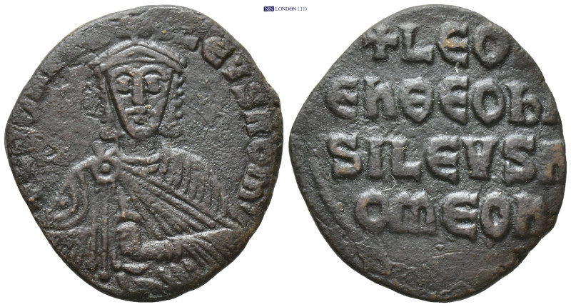 Leo VI the Wise. 886-912. Æ Follis (22mm, 5.1 g). Constantinople mint. Crowned f...