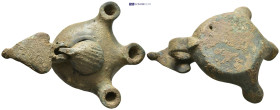 Bronze Triple-Nozzle Oil Lamp. (72mm, 117.78 g)