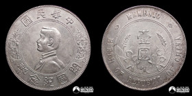 China (Republica). 1 Yuan. 1927. Conmemorativa: Nacimiento de la Republica.