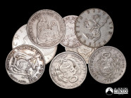 Lote de ocho monedas mundiales de plata a clasificar. Siglos XIX-XX.