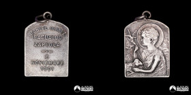 Medalla religiosa en plata: Nacimiento de Daniel Basualdo Zapiola. 1901.