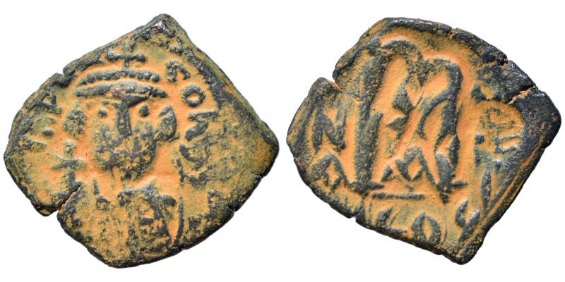 Constans II, 641-668. Follis (bronze, 4.22 g, 25 mm), Constantinople. IҺPER COҺS...