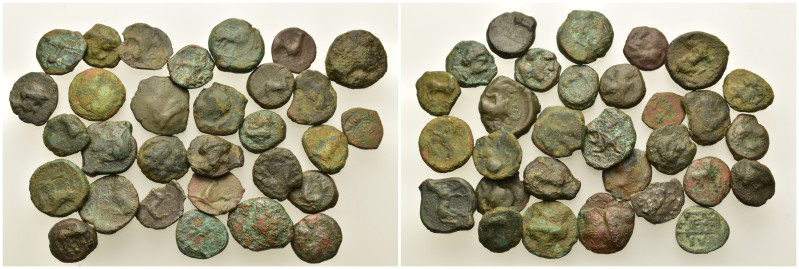 Lot of 30 Greek Æ coins, to be catalog. Lot sold as is, no return.