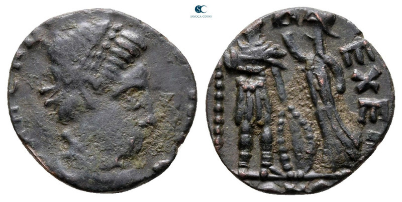 Honorius AD 393-423. Contemporary barbaric imitation
Follis Æ

15 mm, 1,30 g...