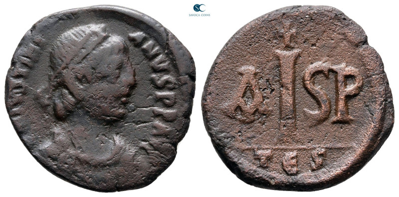 Justinian I AD 527-565. Thessalonica
16 Nummi Æ

23 mm, 5,38 g



Nearly ...