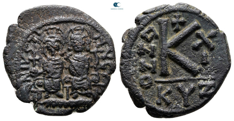 Justin II and Sophia AD 565-578. Cyzicus
Half Follis or 20 Nummi Æ

22 mm, 5,...