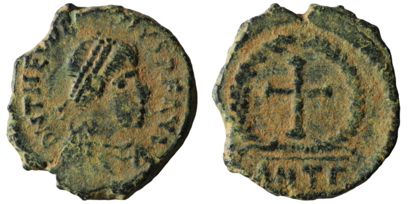 Theodosius II. (402-450 AD). Æ Follis. Antioch. 14mm, 1,36g