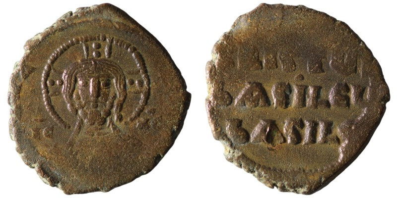 Basil II. and Constantine VIII. (1020-1028 AD). Follis. Constantinople. Obv: bus...