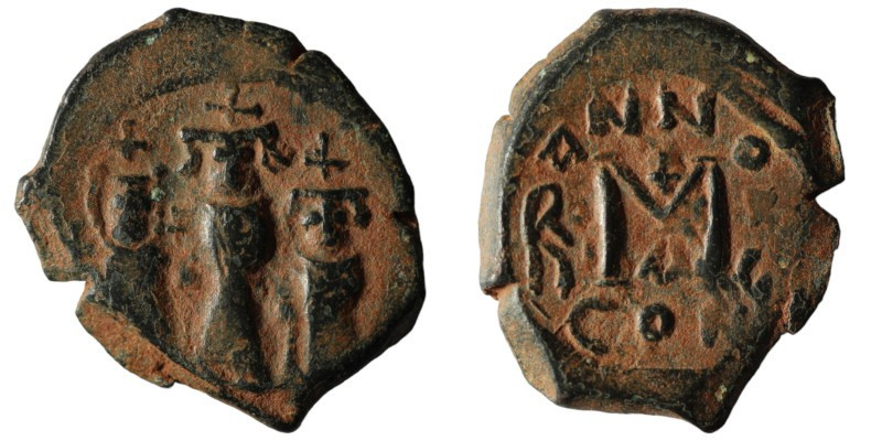 Heraclius. (610-641 AD) Æ Follis. Constantinople. Obv: Heraclius and sons standi...