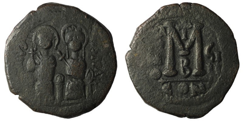 Justin II. and Sophia. (565-578 AD). Follis. Constantinople. Obv: Justin II. and...