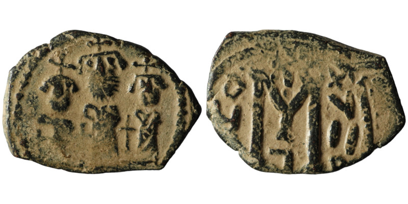 Heraclius. (610-641 AD) Æ Follis. Obv: Heraclius and sons standing facing. Rev: ...