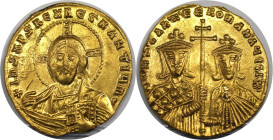 Byzantinische Münzen. Konstantin VII. Porphyrogenitus, mit Romanus II. AV Solidus 950-955 n. Chr., Konstantinopel. 4,41 g. 20 mm. Vs.: ⧾ IҺS XPS RЄX R...