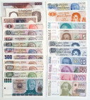 Banknoten, Lots und Sammlungen Banknoten. Argentinien, 1 Peso (1952-55), P.260, 1 Peso (1972), P.287a.3, 1 Peso (1984), P.311a.2, 5 Pesos (1960), P.27...