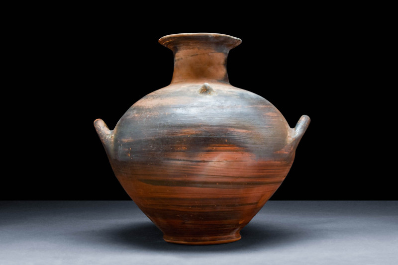 SUPERB VILLANOVAN POTTERY AMPHORA

 Ca. 800 - 600 BC A large Villanovan terrac...