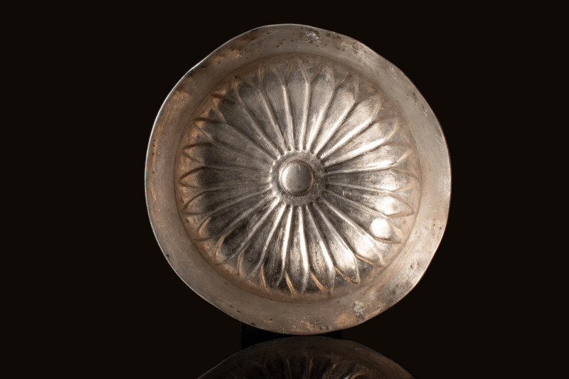 SUPERB GREEK SILVER PHIALE MESOMPHALOS

 Ca. 500 - 400 BC A Hellenistic silver...