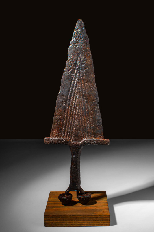 IBERIAN TRIANGULAR IRON PUGIO DAGGER

 Ca. 500 - 300 BC A rare Iberian triangu...