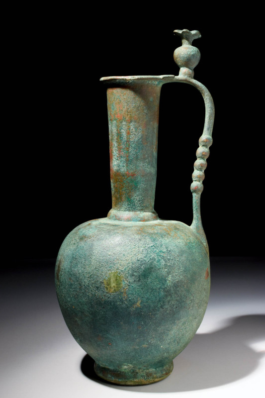 SUPERB KHORASAN BRONZE EAWER 

 Ca. AD 1100 - 1200 A superb Khorasan bronze ew...