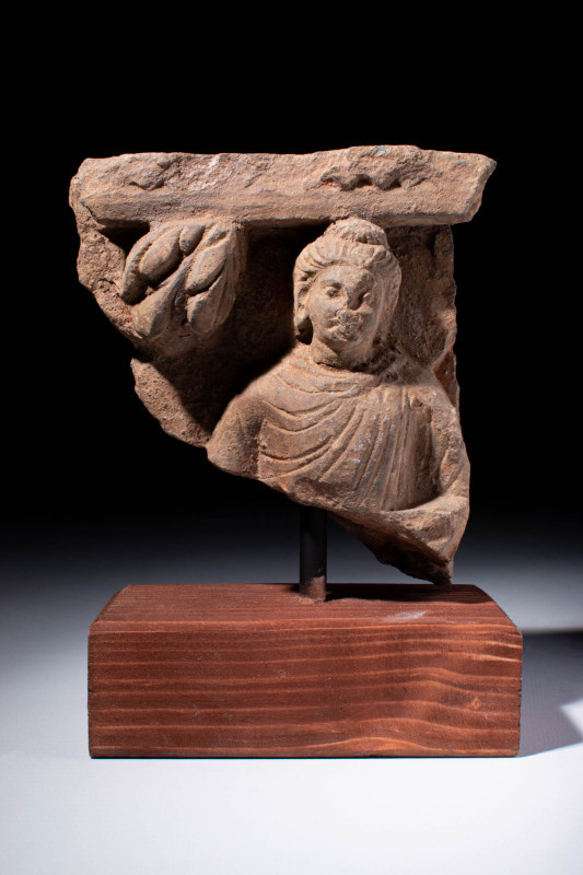 GANDHARAN SCHIST TORSO OF BUDDHA

 Ca. AD 200 - 300 A schist stone torso of Bu...