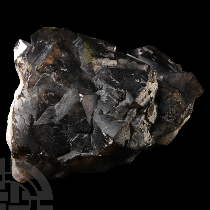 A very large specimen displaying very dark crystals. 5.6 kg, 20 cm (7 7/8 in.). ...