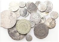Lot of 22 unclassified See picture. LOT SOLD AS IS, NO RETURNS.