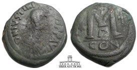 Justinian I. 527-565. Æ Follis (30 mm, 17.38 g). Constantinople mint. Diademed, draped, and cuirassed bust right / Large M; cross above, star to left,...