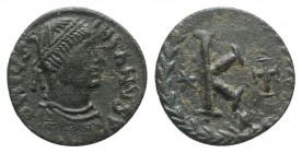 Justinian I (527-565). Æ 20 Nummi (20mm, 4.04g, 6h). Rome, 537-542. Diademed, draped and cuirassed bust r. R/ Large K; star to l., cross to r.; all wi...