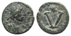 Justin II (565-578). Æ 5 Nummi (11mm, 1.36g, 12h). Sicily, c. 567-572. Diademed, draped and cuirassed bust r. R/ Large V with star above, all within w...