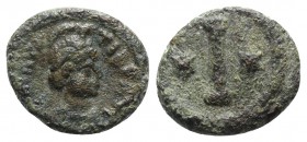 Maurice Tiberius (582-602). Æ 10 Nummi (14mm, 2.26g). Ravenna. Helmeted, draped and cuirassed bust r. R/ Large I; stars flanking; all within wreath. M...