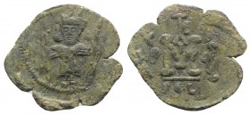 Justinian II (First reign, 685-695). Æ 40 Nummi (24mm, 3.13g, 6h). Syracuse, 693-694. Justinian standing facing, holding spear and globus cruciger; br...