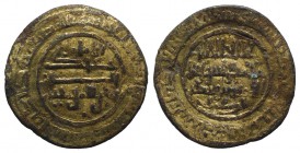 Islamic, al-Maghreb (North Africa). Almoravids (al-Murabitun), Abu Bakr ibn 'Umar (AH 448-480 / AD 1056-1087). Fourrèe Dinar (24mm, 3.54g, 11h). Conte...