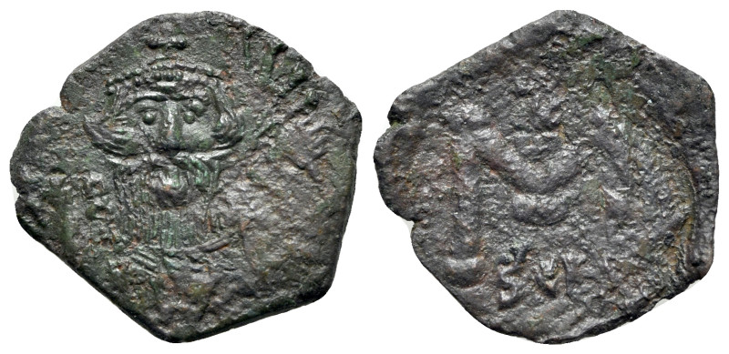 Constans II (641-668). Æ 40 Nummi (25mm, 3.57g, 6h). Syracuse, 650-651. Crowned ...