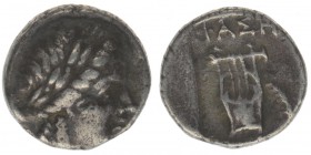 GRIECHEN Lesbos Mytilene

Hemidrachme 350-250 BC
Kopf des Apollon / Lyra
sehr selten, 2,40 Gramm, ss