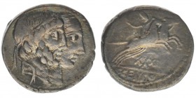 ROM Republik C. Censorinus 88 BC

Denar
Numa Pompilius und Ancus Marcius nach rechts / Desultor mit Kappe und Peitsche nach rechts galoppierend
Sear 2...