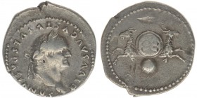 ROM Kaiserzeit Vespasianus 69-79
Denar 
DIVVS AVGVSTVS VESPASIANVS
Prägung unter Titus
Schild auf dem SC steht, getragen von 2 Capricornen
RIC 63, Kam...