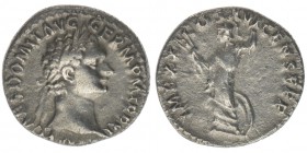 ROM Kaiserzeit Domitianus 81-96
Denar
IMP CAES DOMIT AVG GERM PM TR P XI / IMP XXI COS XVI CENS P P P
Minerva
Kampmann 24.70, 3,03 Gramm, ss/vz