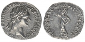 ROM Kaiserzeit Domitianus 81-96
Denar
IMP CAES DOMIT AVG GERM PM TR P XV / IMP XXII COS XVII CENS P P P
Kampmann 24.71, 3,07 Gramm, ss