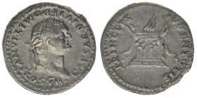 ROM Kaiserzeit Domitianus als Caesar 80-81

Denar
CAESAR DIVI F DOMITIANVS COS VII / PRINCEPS IVVENTVTIS
Girlandengeschmückter Altar
RIC 266, 2,62 Gra...
