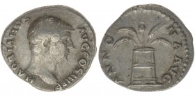 ROM Kaiserzeit Hadrianus 117-1328
Denar
HADRIANVS AVG COS III P P / ANNONA AVG
Modius mit Getreideähren und Mohnkapsel
RIC 230, Kampmann 32.47 3,27 Gr...
