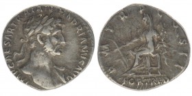 ROM Kaiserzeit Hadrianus 117-138
Denar
IMP CAESAR TRAIAN HADRIANVS AVG / PM TR P COS II / FORT RED
Fortuna nach links sitzend
Kampmann 32.86.4, 3,57 G...