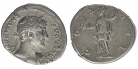 ROM Kaiserzeit Hadrianus 117-138

Denar
HADRIANVS AVGVSTVS / COS III
Hadrian eine Statuette der Victoria haltend
3,28 Gramm, ss